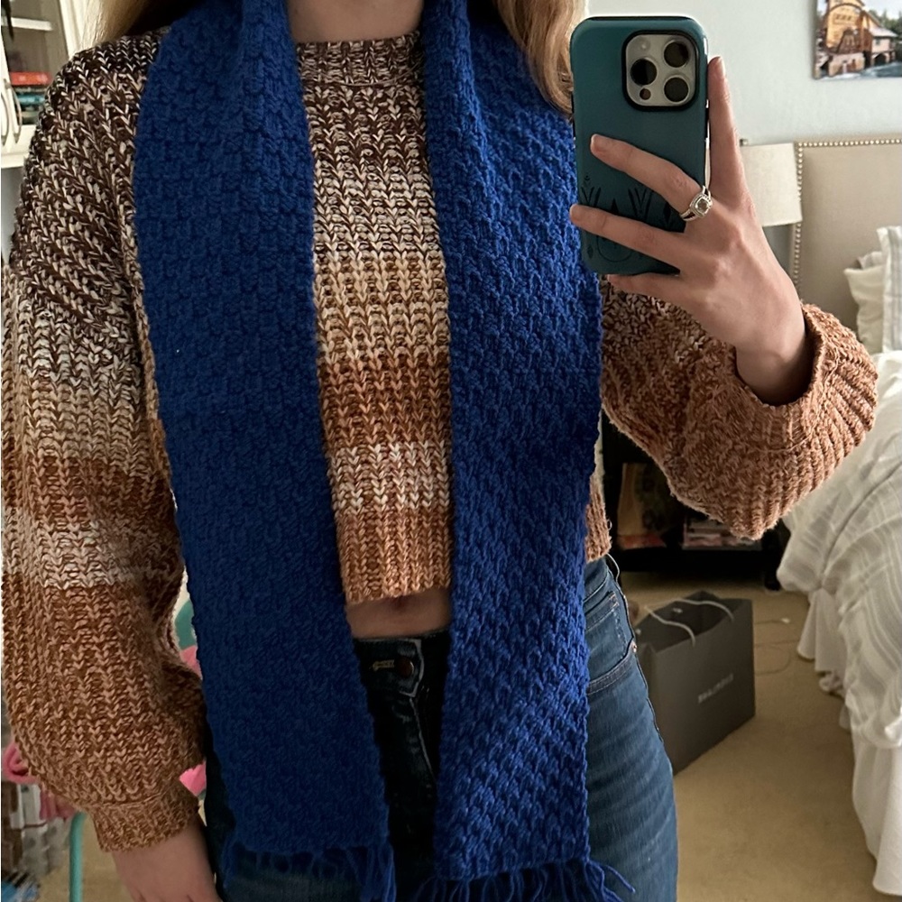 Handmade Blue Knit Scarf - Picture 4 of 4